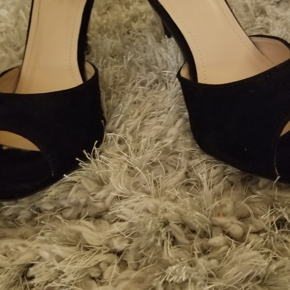 Sandals - Picture 3 of 7